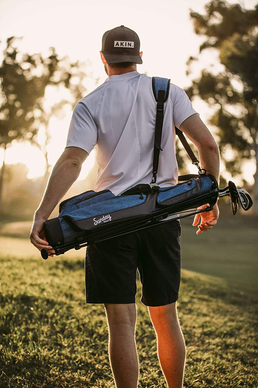Sunday Golf Loma Bag - Lightweight Sunday Golf Bag with Strap and Stand – Easy to Carry Pitch N Putt Golf Bag – Golf Stand Bag for the Driving Range, Par 3 and Executive Courses, 31 Inches Tall